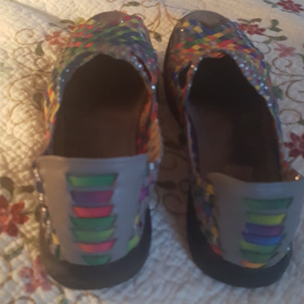 Shoes - Picture 3 of 4